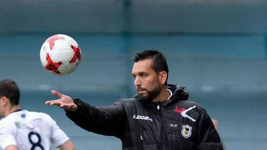 Hernán, en el duelo ante el Náxara.