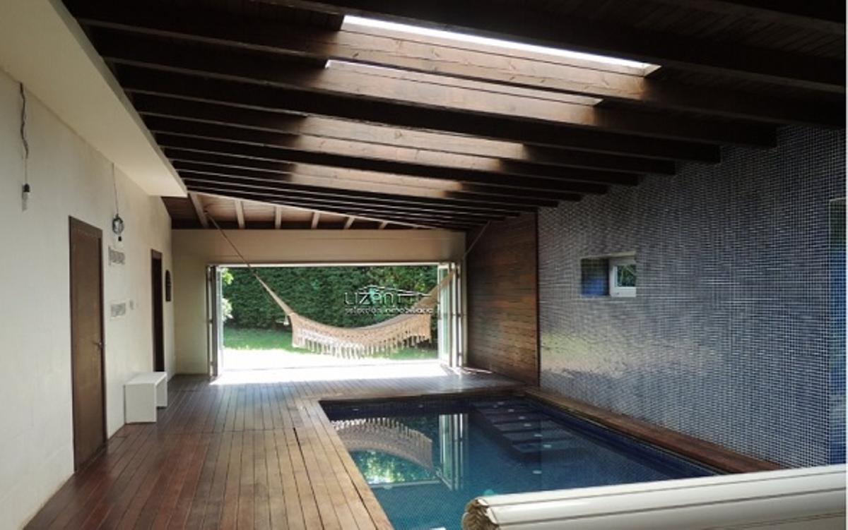 Casa con piscina en venta en Oviedo
