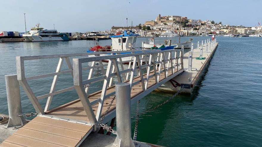 La APB sustituye el pantalán flotante del muelle pesquero del puerto de Ibiza