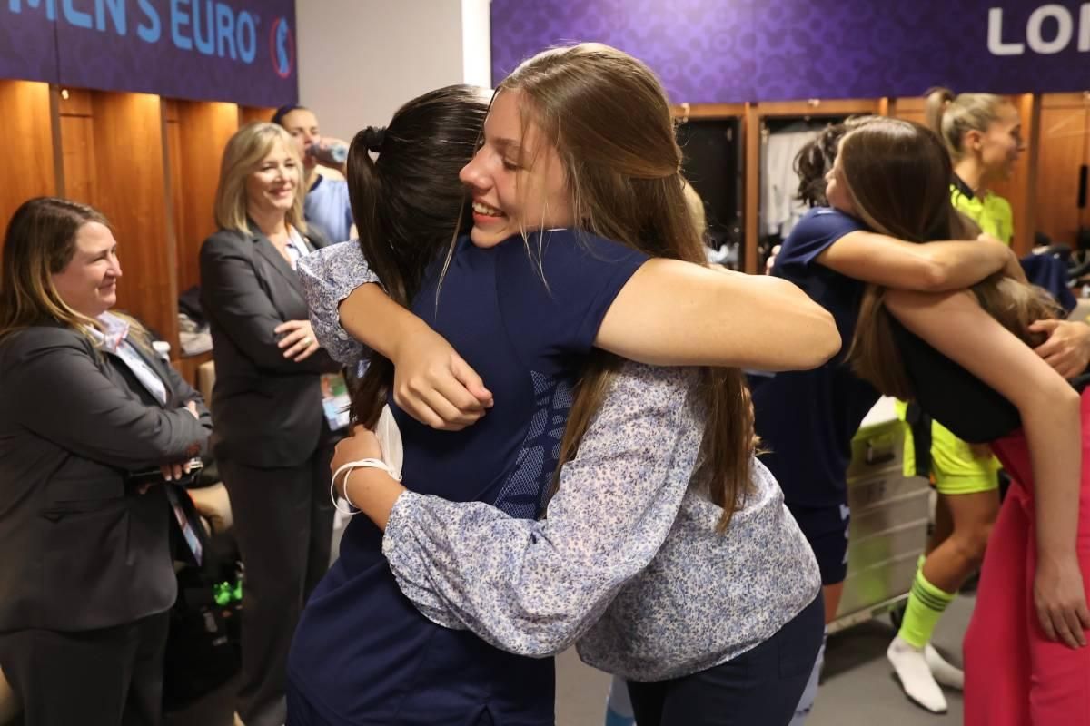 La infanta Sofía felicita a la Selección Española de Fútbol tras su triunfo