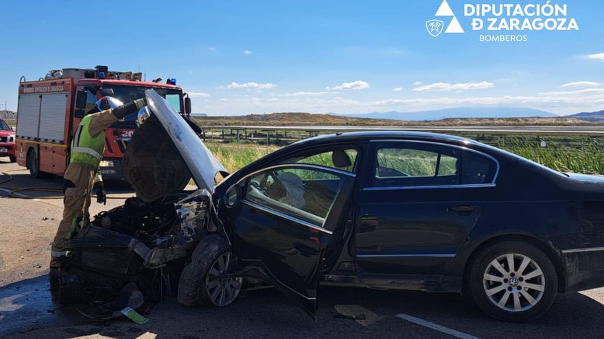 Dos heridos tras el choque frontal de dos coches en la A-127 entre Tauste y Ejea