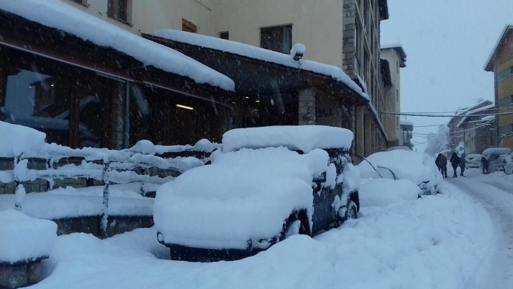 El temporal deixa 40 cm de neu a la Cerdanya