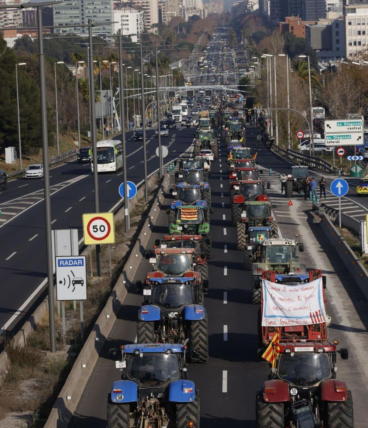 El camp català anuncia més tractorades a  la frontera la setmana vinent