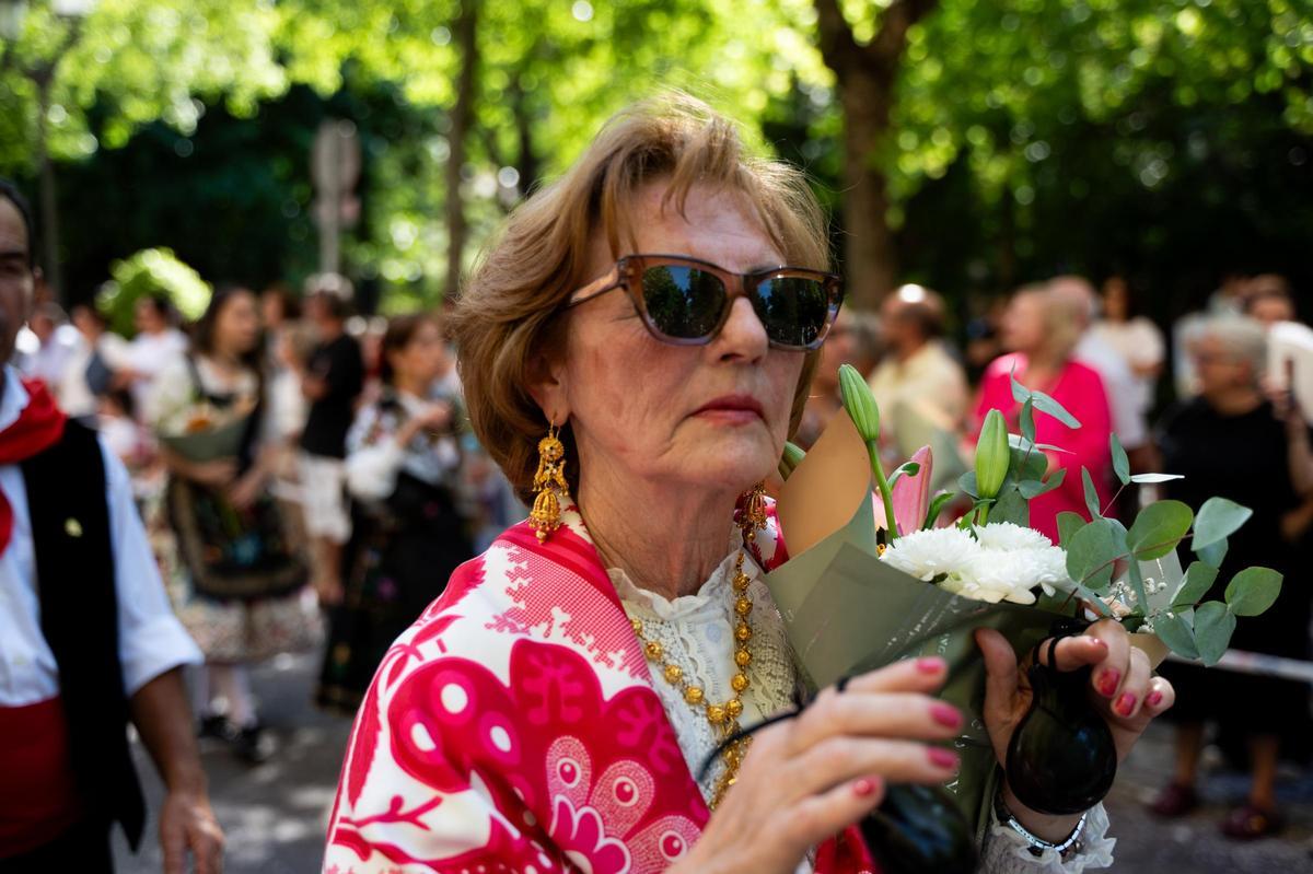 Fotogalería | Las imágenes de Jato: el desfile de los festejos de la provincia de Cáceres llena Cánovas con su colorido flolclórico