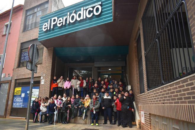Fotogalería | El colegio María Auxiliadora de Cáceres visita El Periódico Extremadura