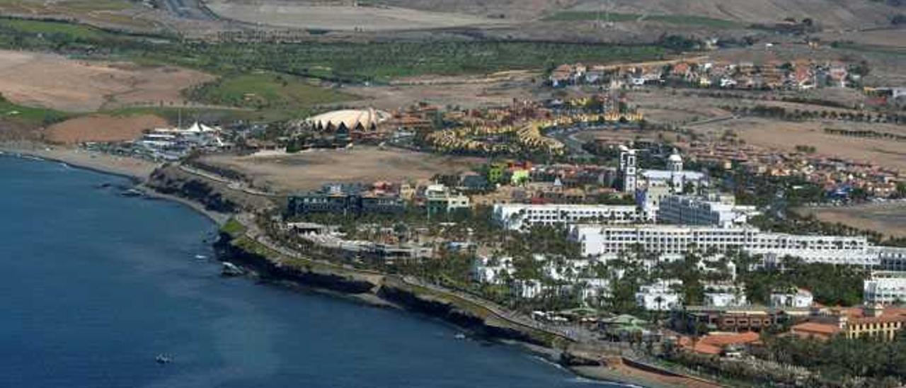 Vista de la zona turística de Meloneras, donde se concentran hoteles de cuatro y cinco estrellas.