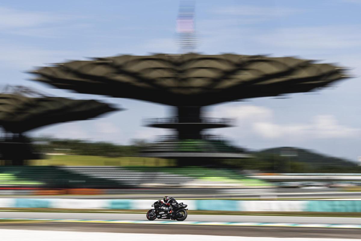 Pues sí, el italiano Marco Bezzecchi (Aprilia) vuelve a ser candidato al título.