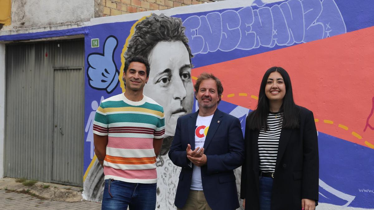 Mural en homenaje a María Goyri en Lucena.