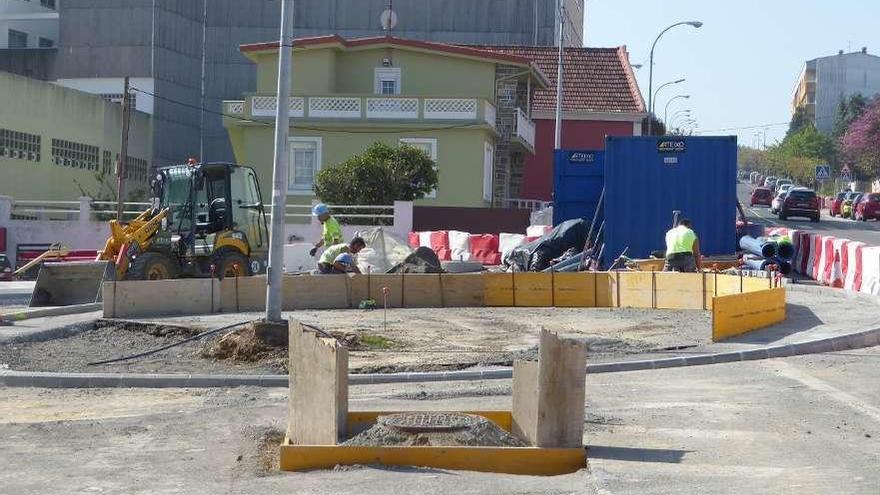 El Concello afirma que la rotonda de Santa Cruz estará lista para el verano