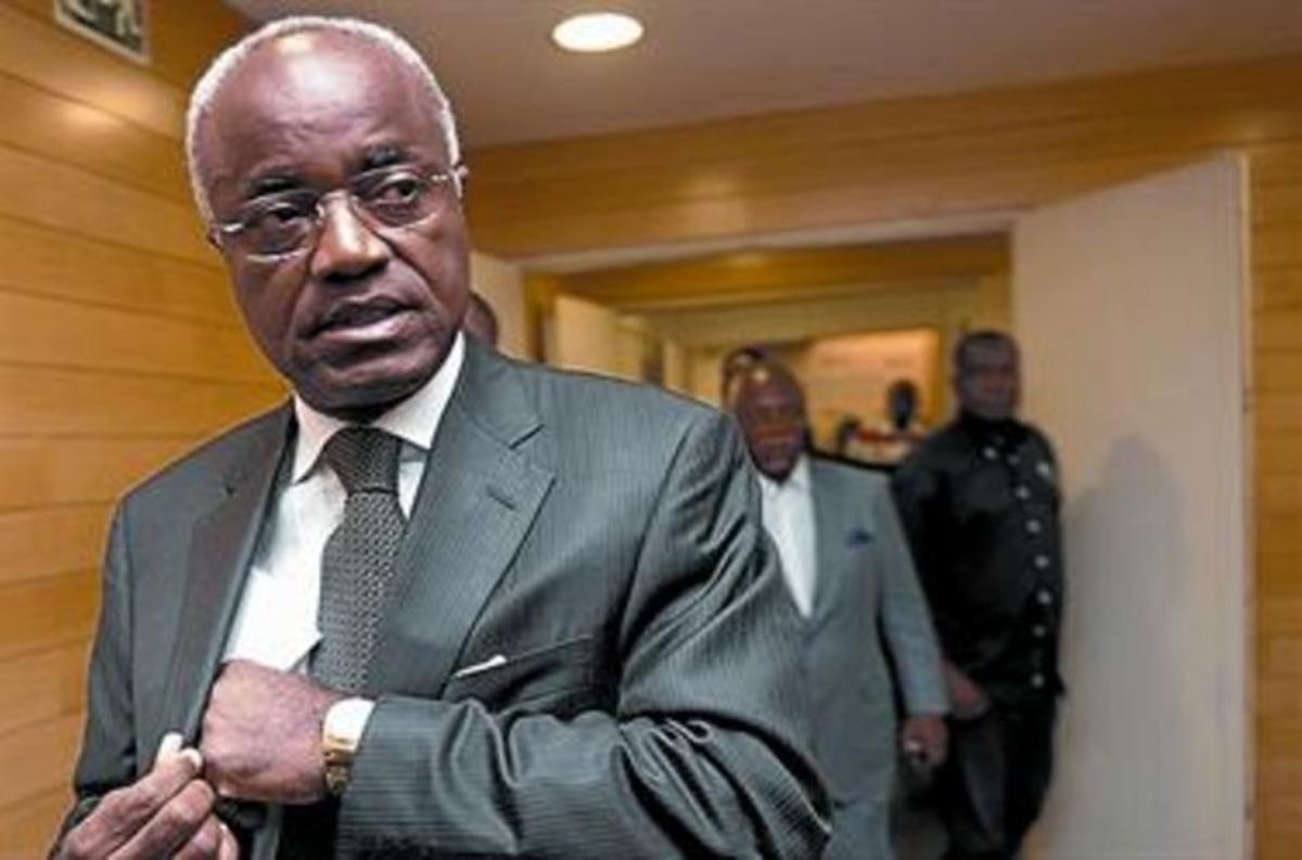 El primer ministre gabonès, Jean Eyeghe Ndong, a l’hospital, ahir.