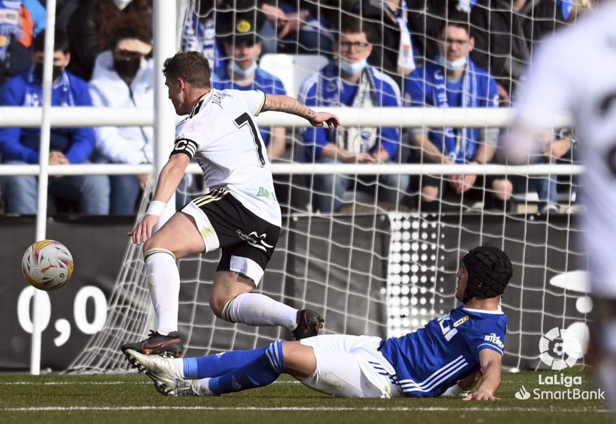 Las mejores imágenes de la victoria del Real Oviedo en Burgos (0-1)