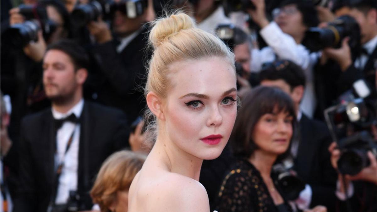 La nueva campaña de Miu Miu con Elle Fanning ya está aquí y no nos puede gustar más