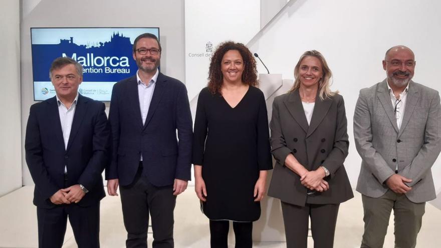 Ramón Vidal, José Hila, Catalina Cladera y Andreu Serra ayer, en la sala de prensa del Consell.  | CONSELL