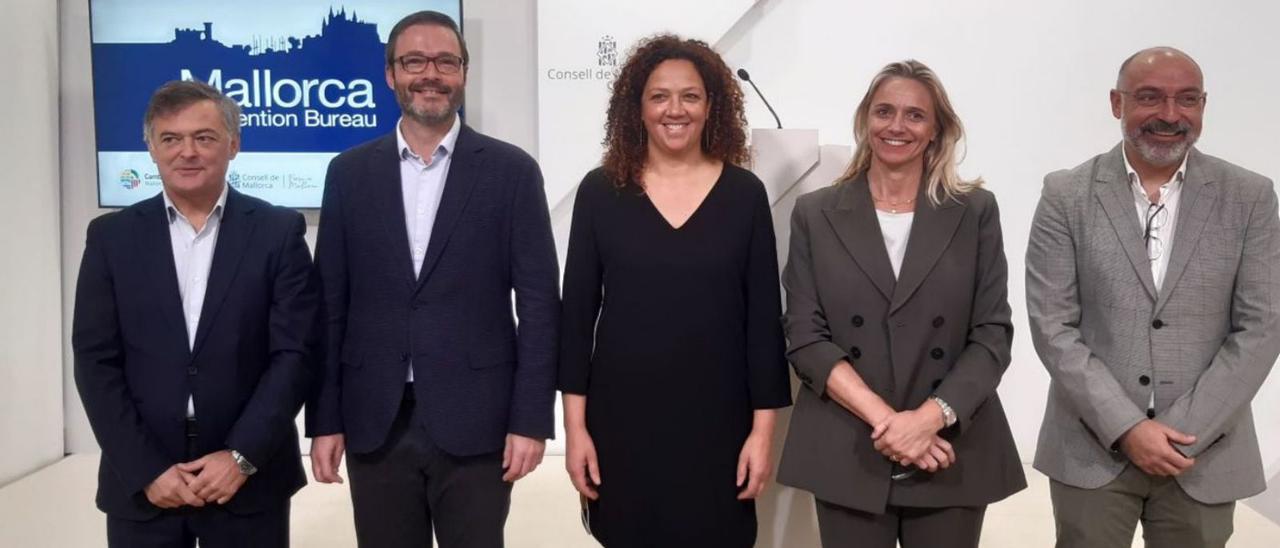 Ramón Vidal, José Hila, Catalina Cladera y Andreu Serra ayer, en la sala de prensa del Consell.  | CONSELL