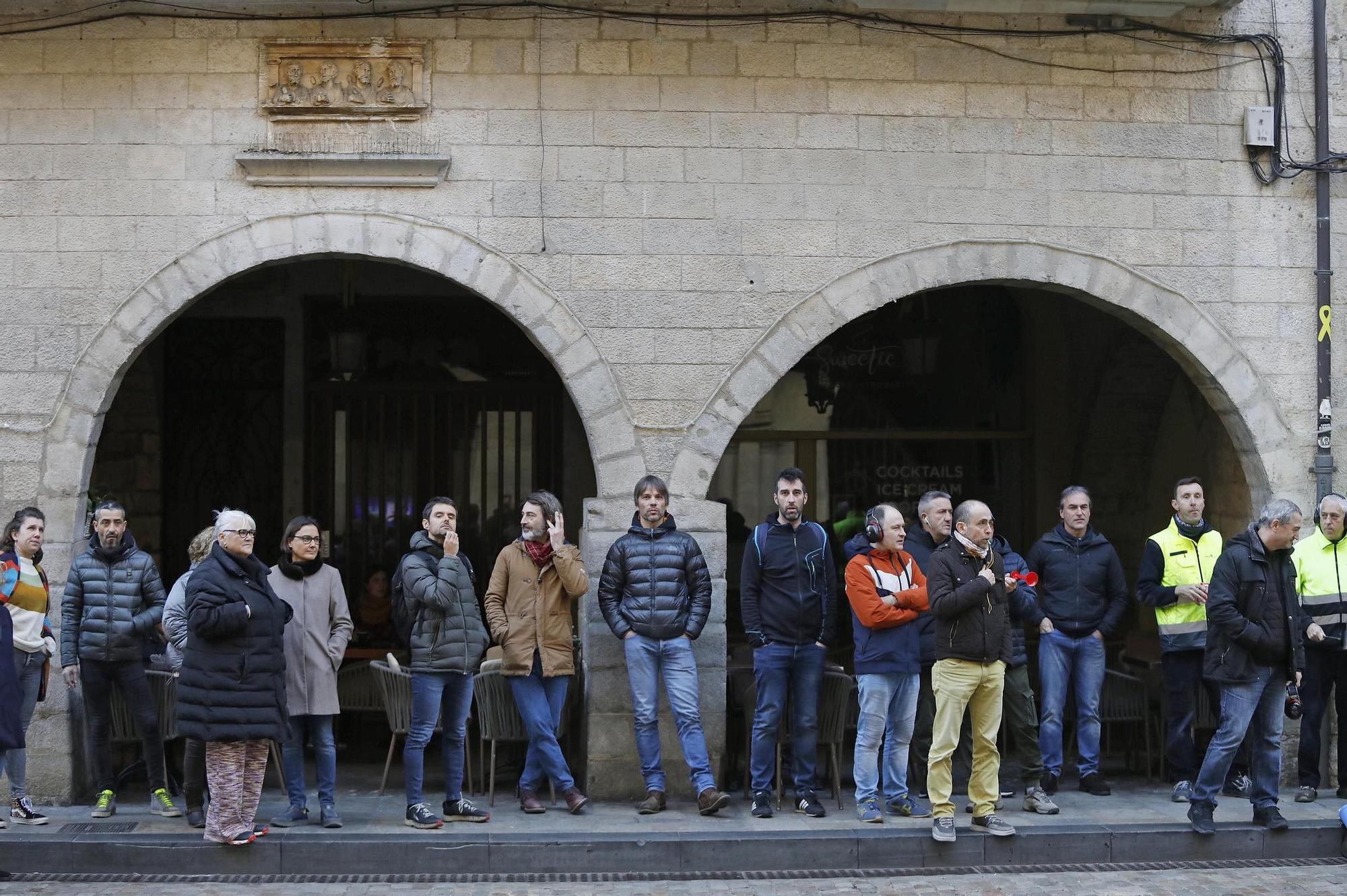 Treballadors municipals de Girona reprenen les mobilitzacions sorolloses a la plaça del Vi