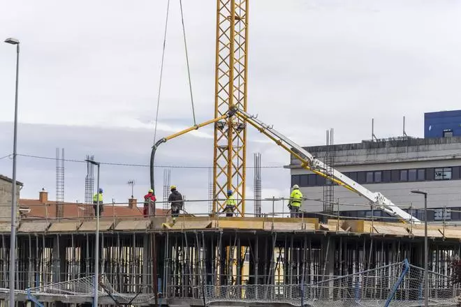 La vivienda nueva toca fondo en Santiago por la falta de suelo y la excesiva burocracia