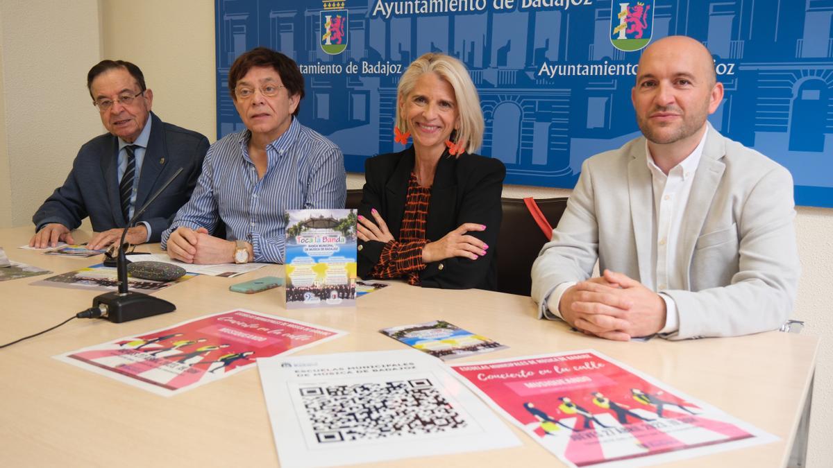 Presentación del ciclo 'Toca la banda' con Emilio González Barroso, Vicente Soler, Paloma Morcillo y Feliciano Domínguez.