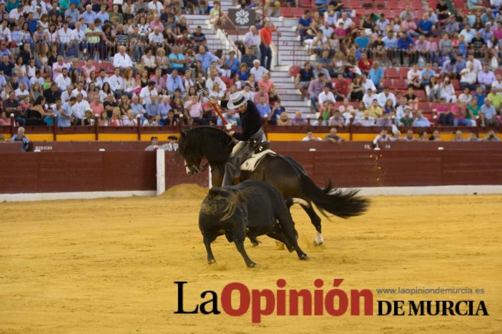 Ambiente en la corrida de rejones de la Feria de M