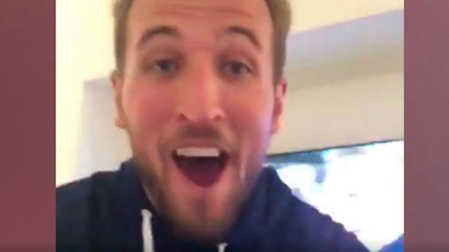 Kane se volvió loco celebrando la victoria