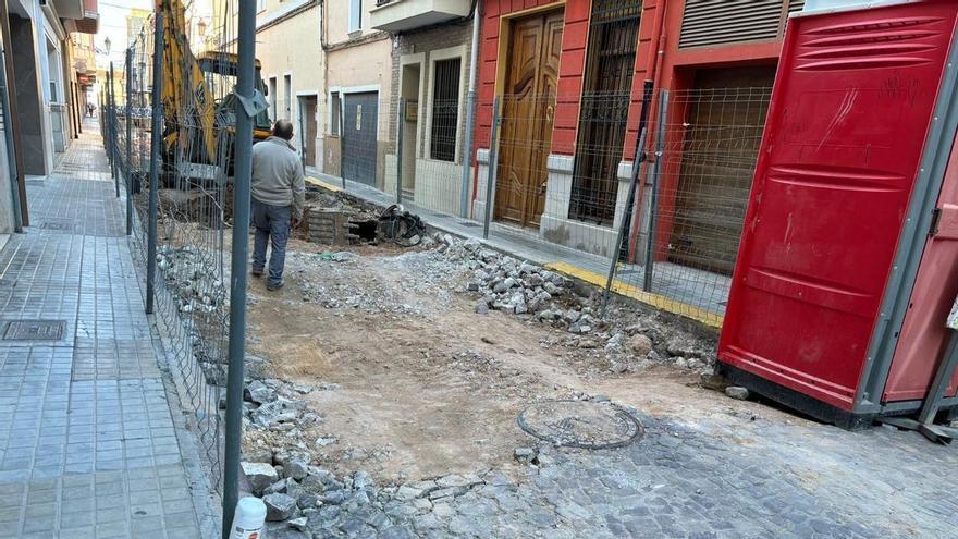 Sueca renueva el pavimento de la calle Sant Miquel con una ayuda de la Diputación