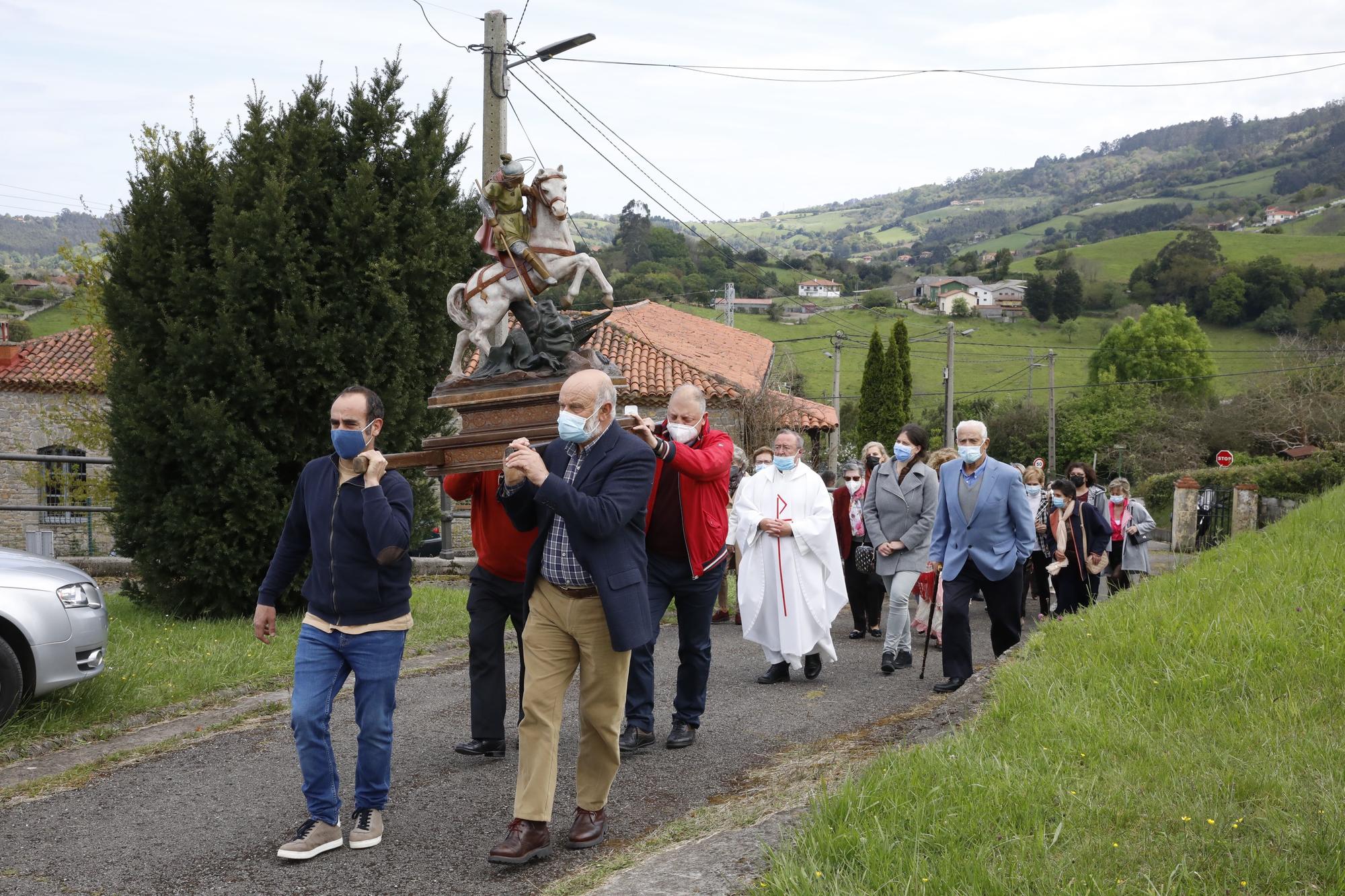 En imágenes: La parroquia de Santurio celebra San Jorge