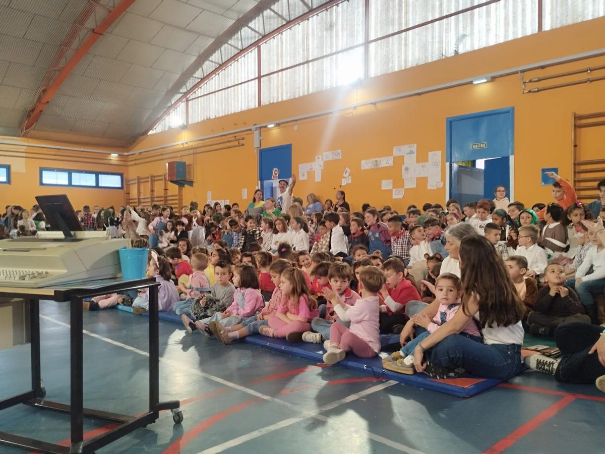 El festival "SolidArte" del colegio Virgen del Fresno de Grado, en imágenes