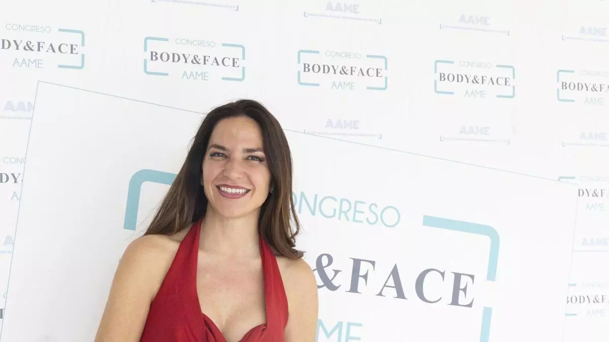 Virtudes López, médica estética: "Hay personas de 70 años que traen fotos de cuando tenían 15 y quieren esa cara pero eso es imposible"