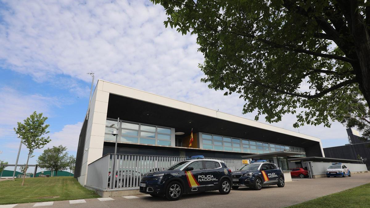 Imagen de archivo de la scomisaría de Actur-Rey Fernando, donde tiene su sede la UFAM, la unidad que ha dirigido este investigación.