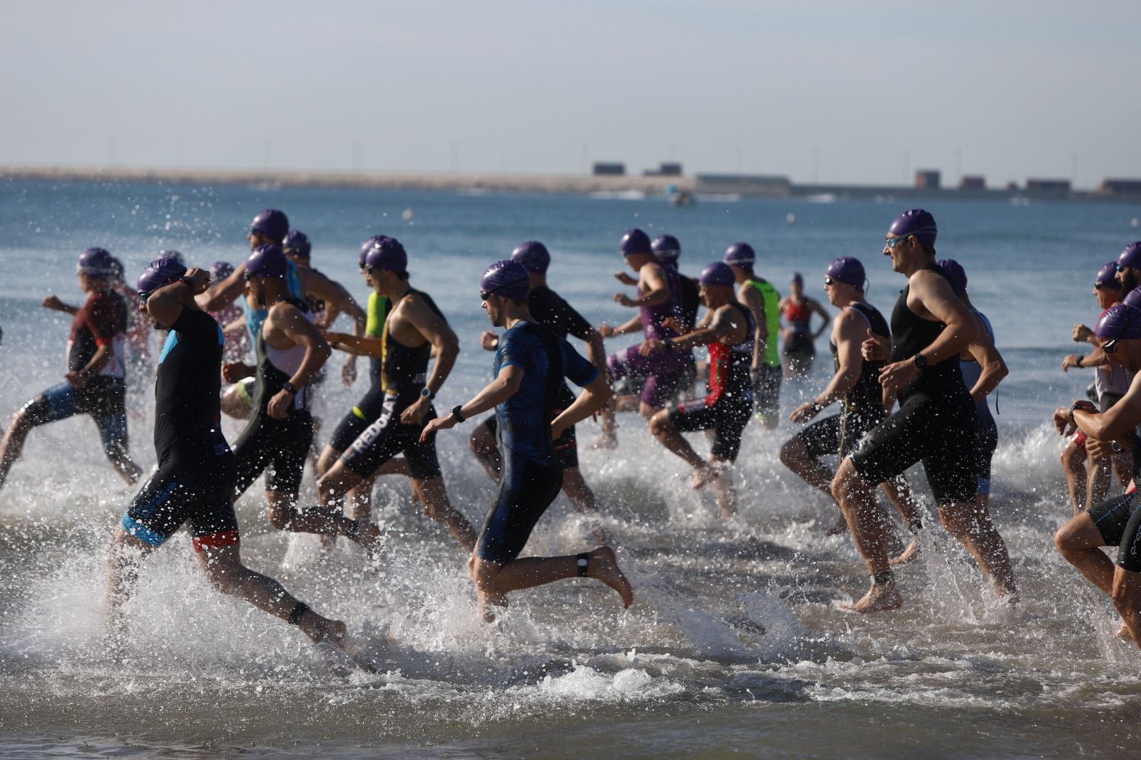 El Triatlón Playa de la Malvarrosa, en imágenes