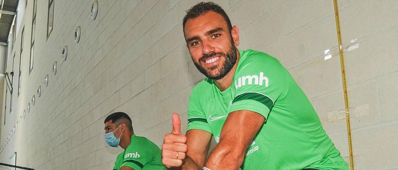 Gonzalo Verdú haciendo bicicleta, durante un entrenamiento de pretemporada. |