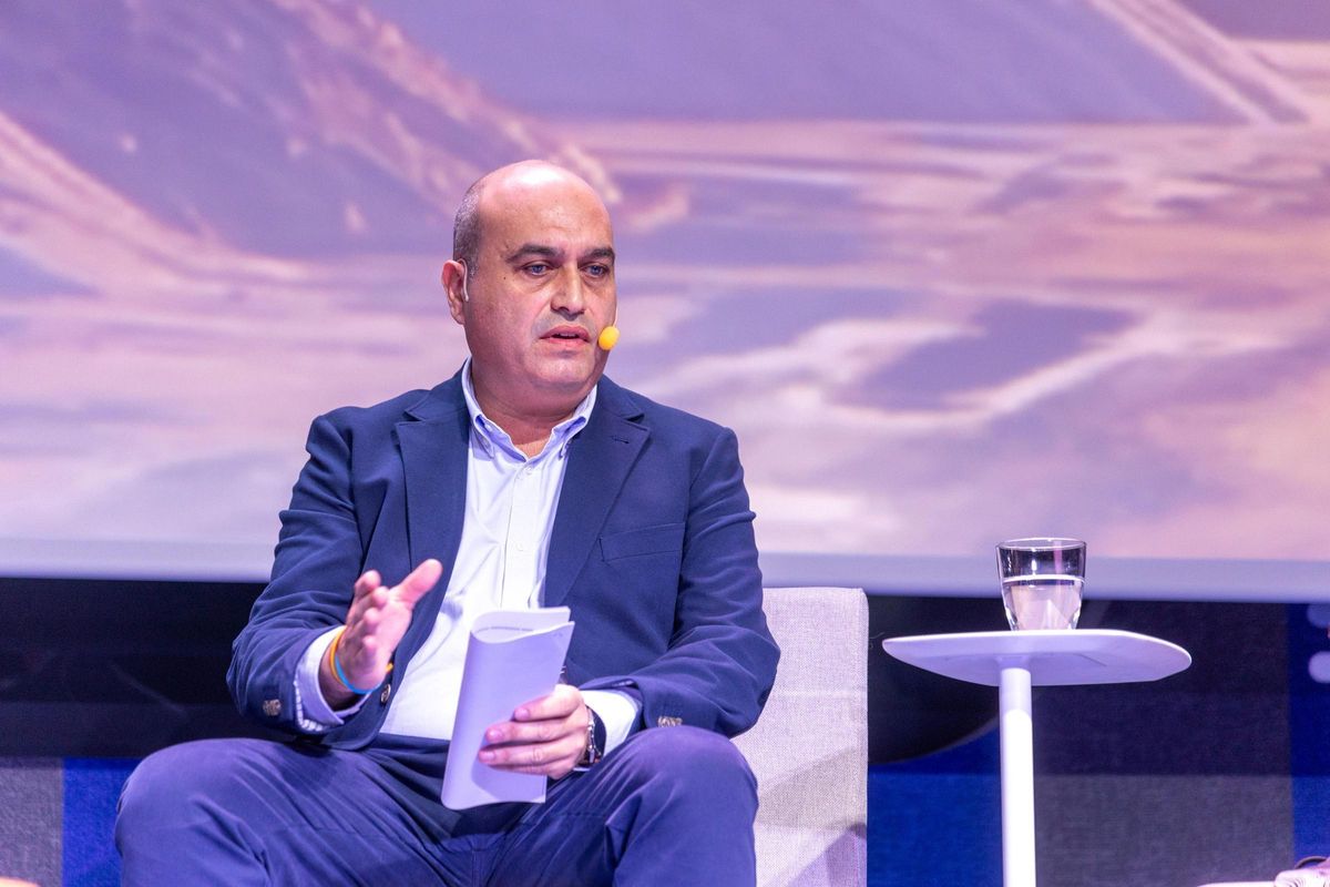 Luciano Martínez, teniente alcalde de Almoradí, durante la mesa de debate