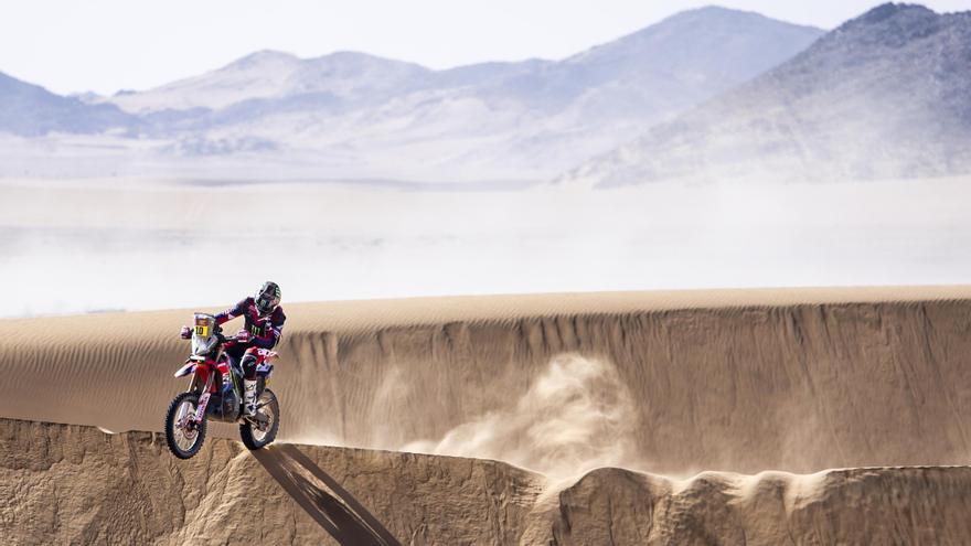 Daniel Sanders domina en motos con el español Schareina cuarto