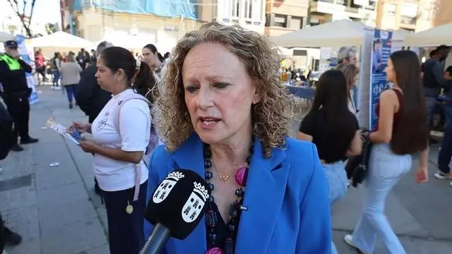 Torrent convierte su Plaza Mayor en escaparate de oportunidades laborales y formativas para jóvenes