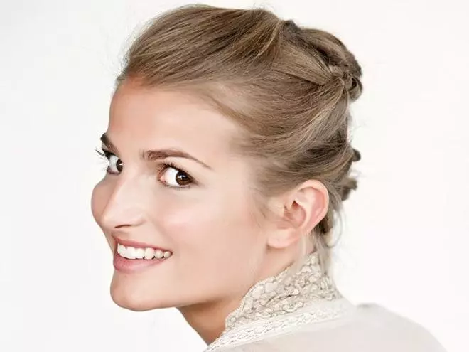 Triple caracola, un peinado muy 'girly'