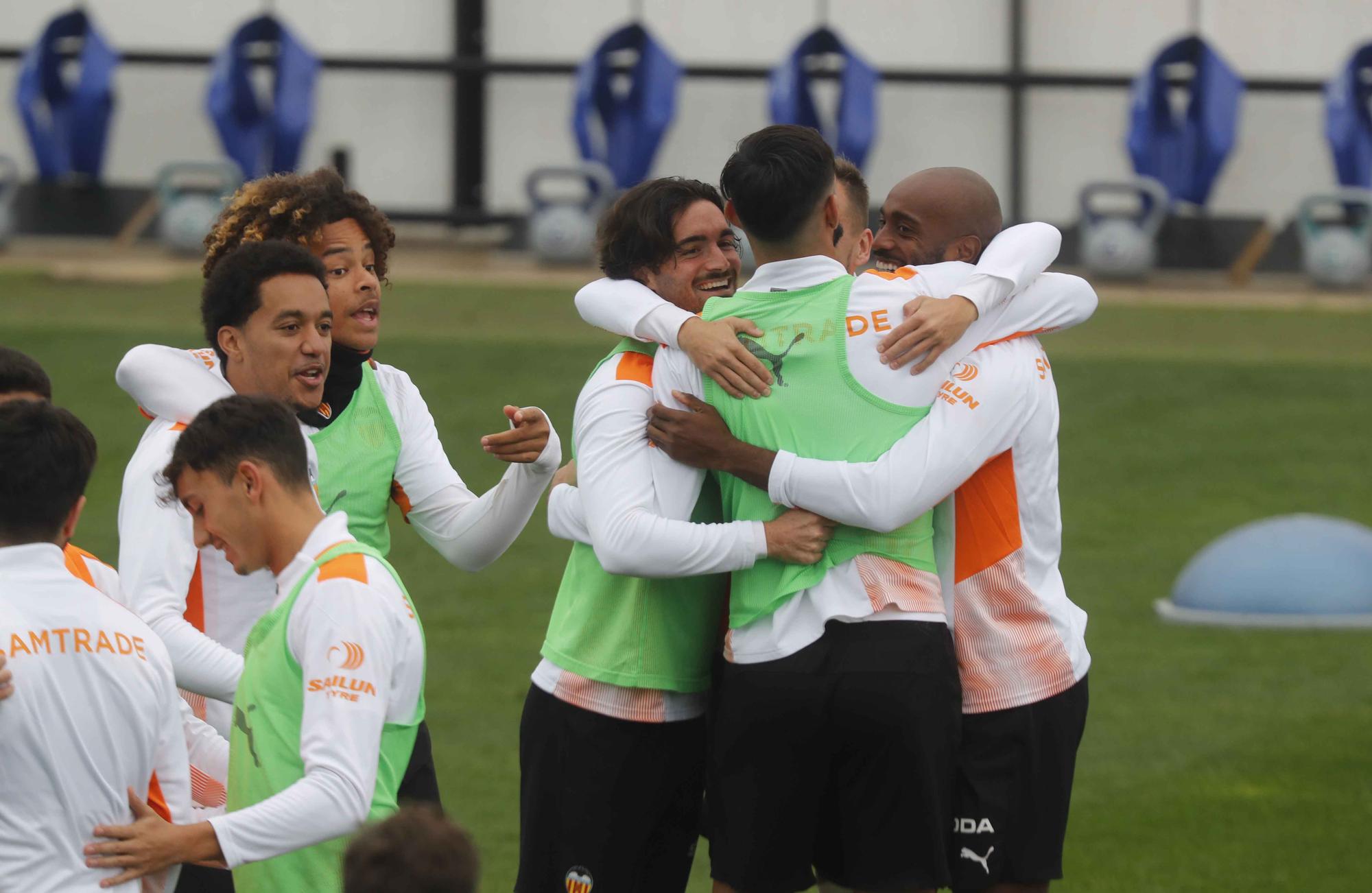 Última sesión antes del partido frente a la Real Sociedad para el Valencia