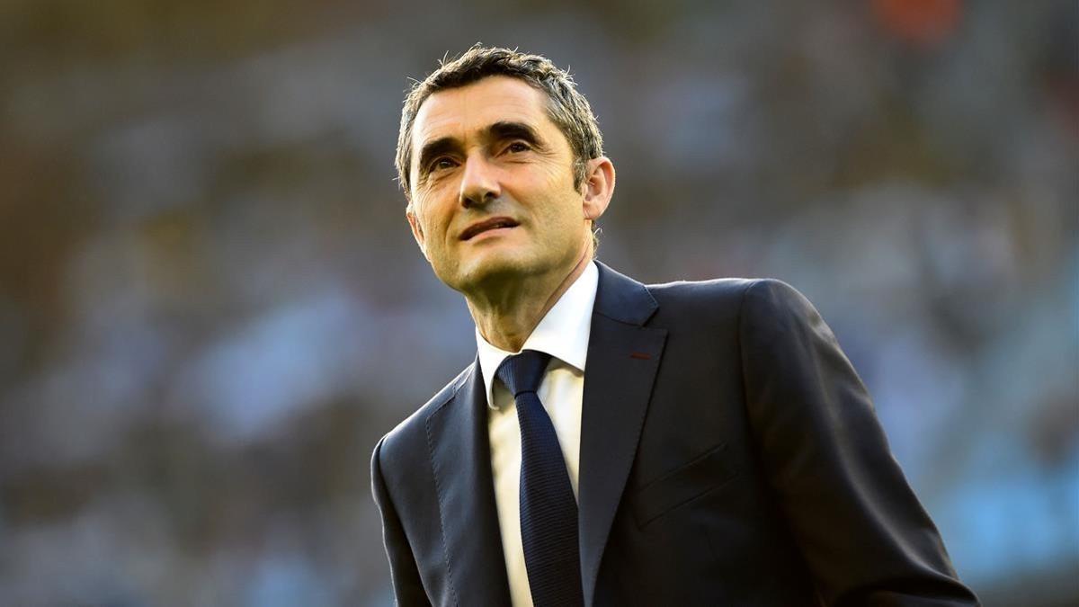 rpaniagua42975829 barcelona s spanish coach ernesto valverde looks on before t180418000047