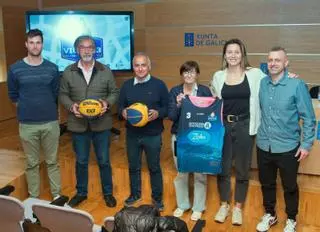 Con el signo de multiplicar