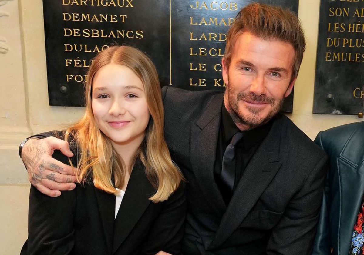 Harper y David Beckham en el desfile de Victoria Beckham en París