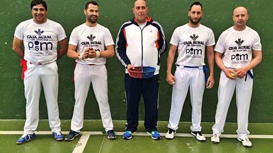 Rubén y Plaza ganan con autoridad en el Campeonato Regional de Mano