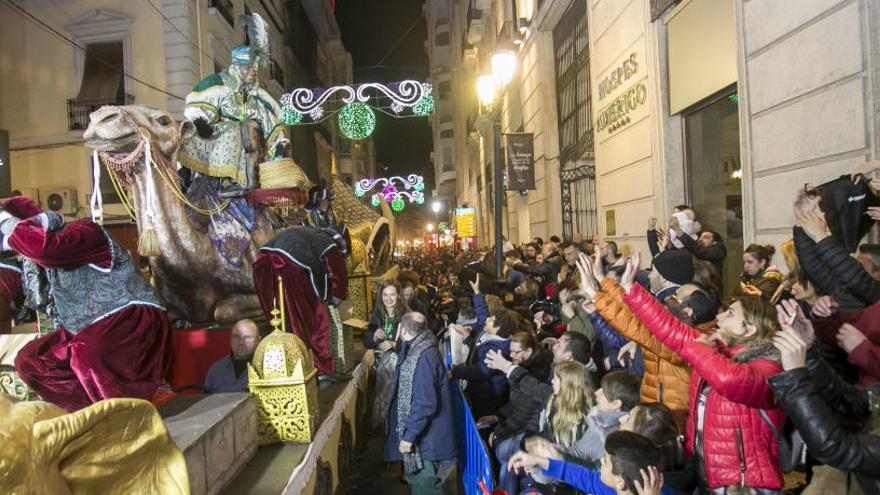 Uno de los Reyes Magos de 2019, a la llegada de la Cabalgata a la plaza del Ayuntamiento.