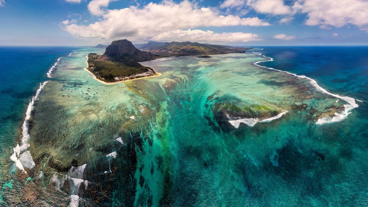"Cascada" submarina de las Islas Mauricio