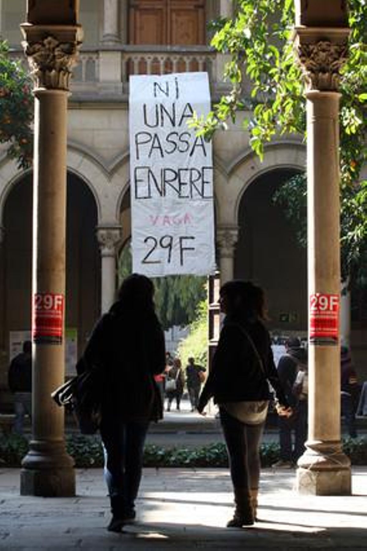 Estudiants universitaris ocupen el rectorat de la Universitat de Barcelona.