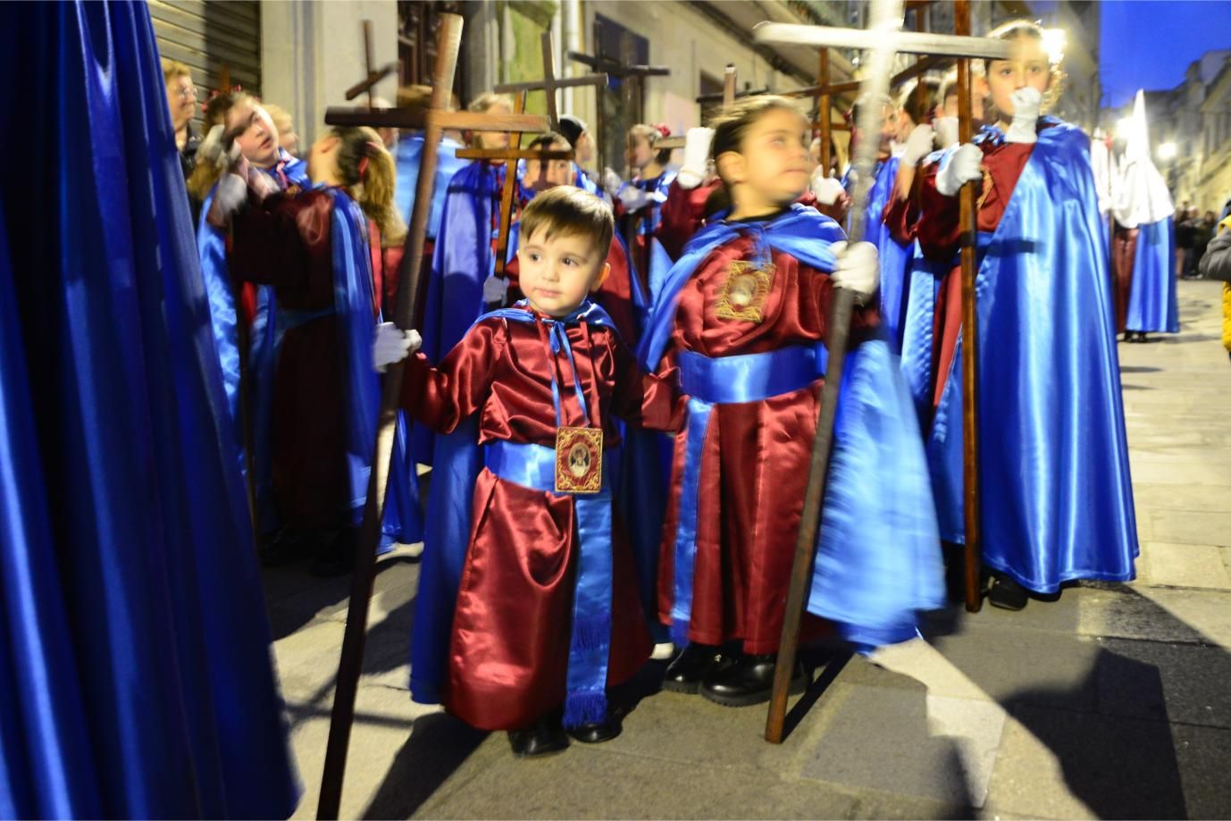 Cangas sintió el calor de la Virgen de los Dolores