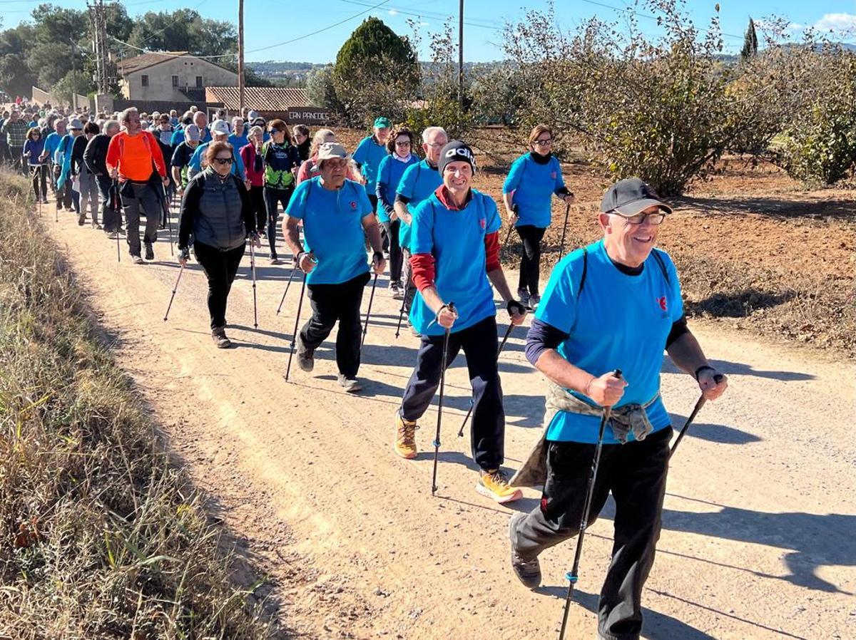 Més de trenta persones de Sallent visiten l’Ametlla del Vallès en el cicle de Passejades de Marxa Nòrdica