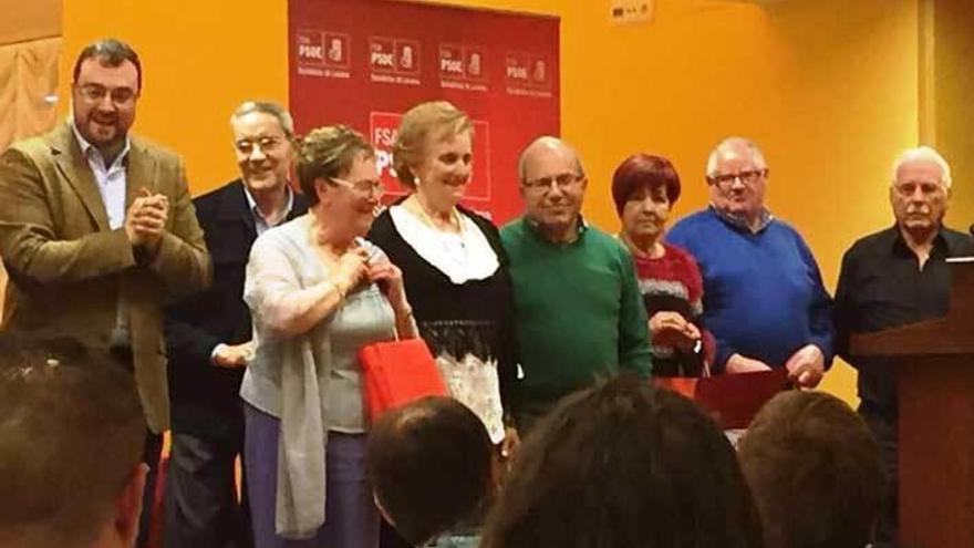 El PSOE de Laviana homenajeó a seis veteranos militantes