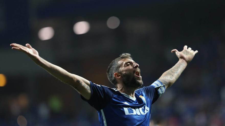 Borja Bastón celebra un gol con el Oviedo. | Luisma Murias