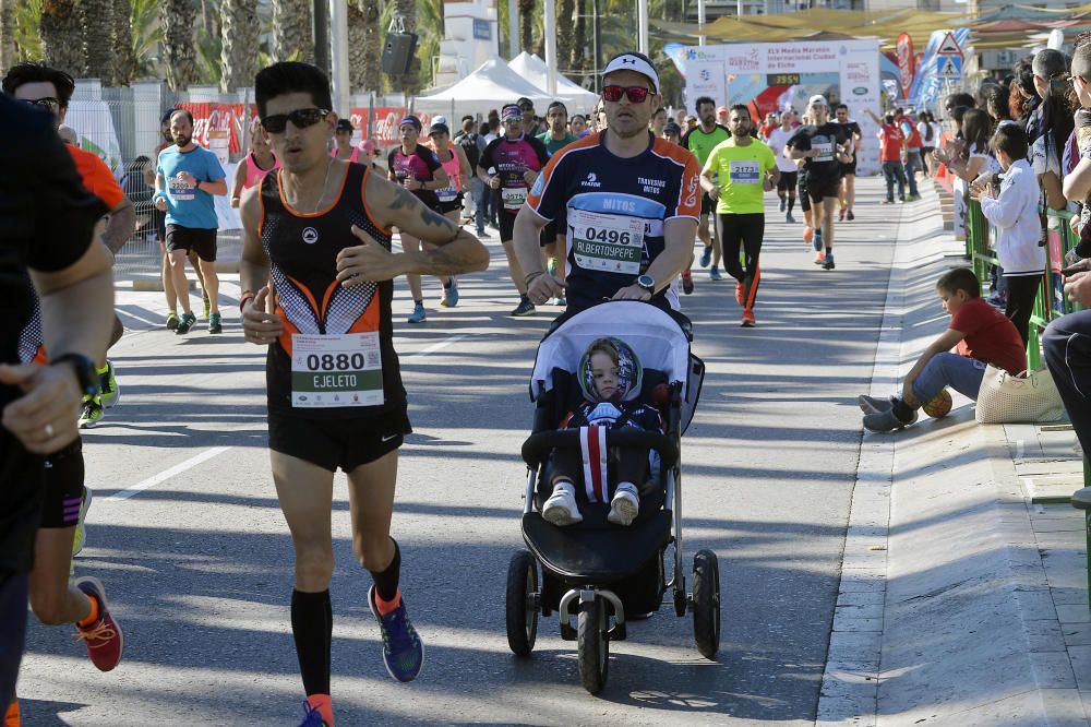 Hassane Ahouchar logra su cuarta victoria en el Medio Maratón de Elche