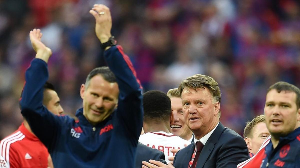 Giggs trabajó con Van Gaal en el United y quiere empezar una carrera en solitario