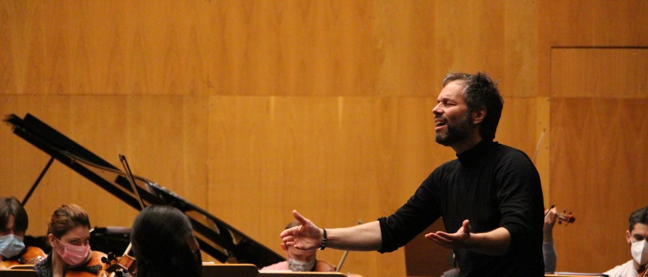 Josep Vicent, director titular de ADDA Simfònica, debuta con la Orquesta de la Ópera de Rouen