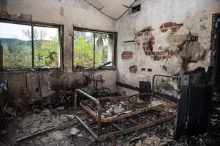 Desalojan por un incendio a 43 residentes del sociosanitario de Plasencia tras prender fuego un interno a colchones